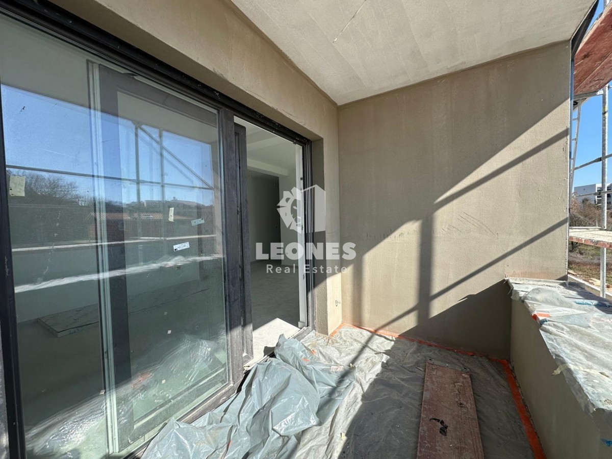 Moderno appartamento al primo piano in una nuova palazzina con ascensore a Tar