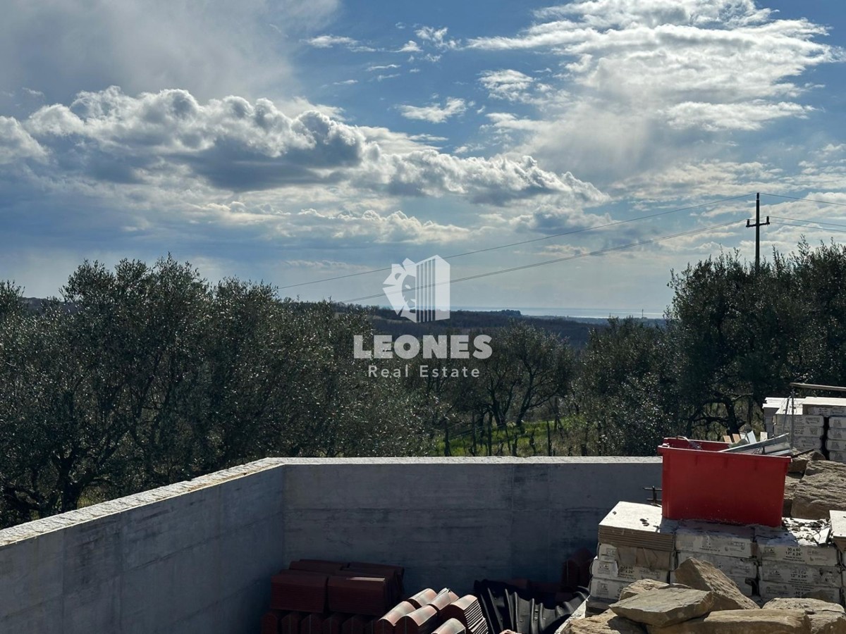 Incantevole casa in pietra con vista sul mare e piscina a sfioro nelle vicinanze di Buie