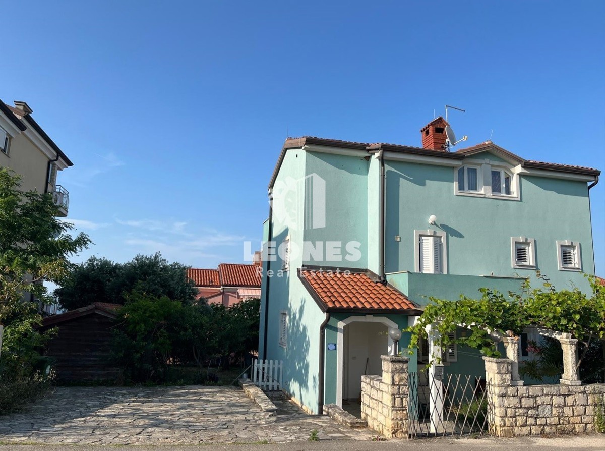 Casa con tre unità abitative con vista mare a Crveni Vrh, Savudrija