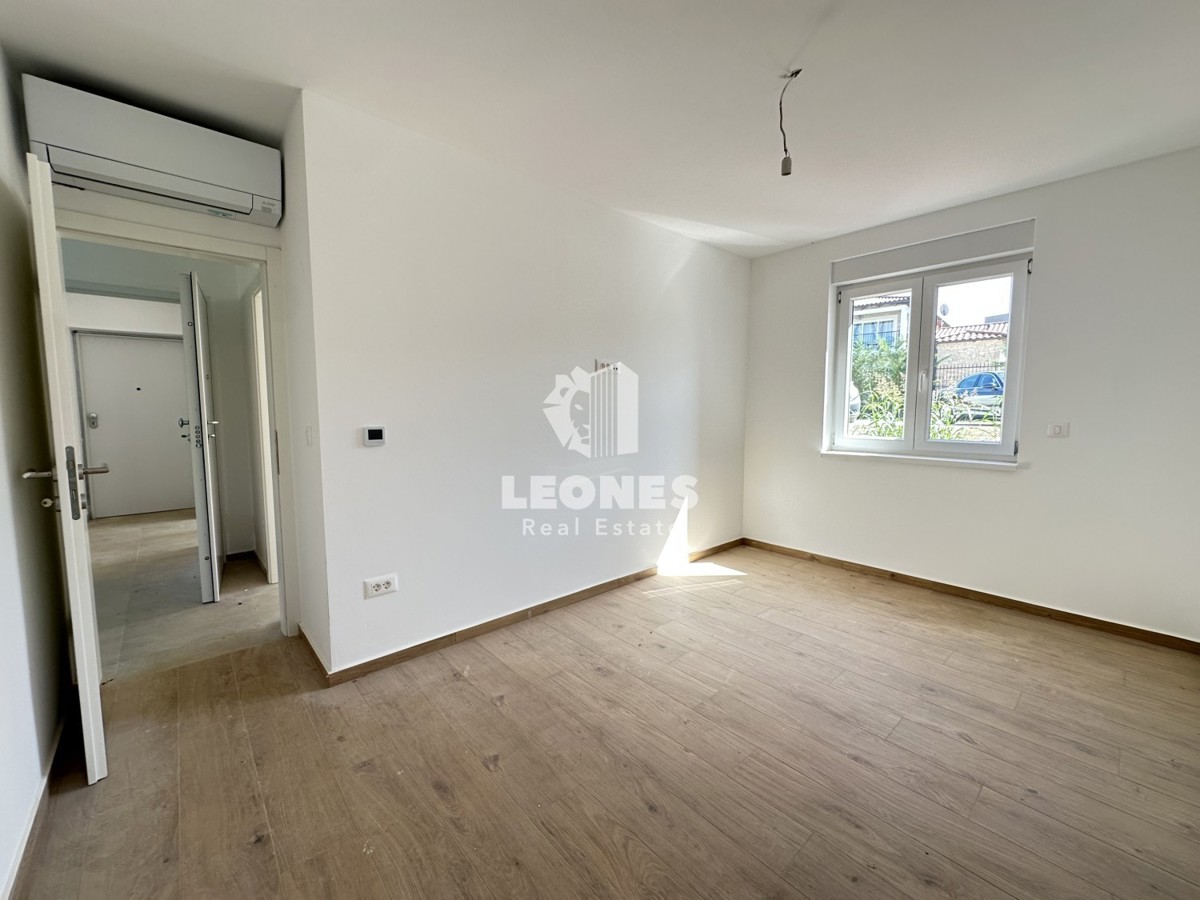 Moderne Wohnung mit Garten im Erdgeschoss eines Neubaus in der Umgebung von Poreč ...