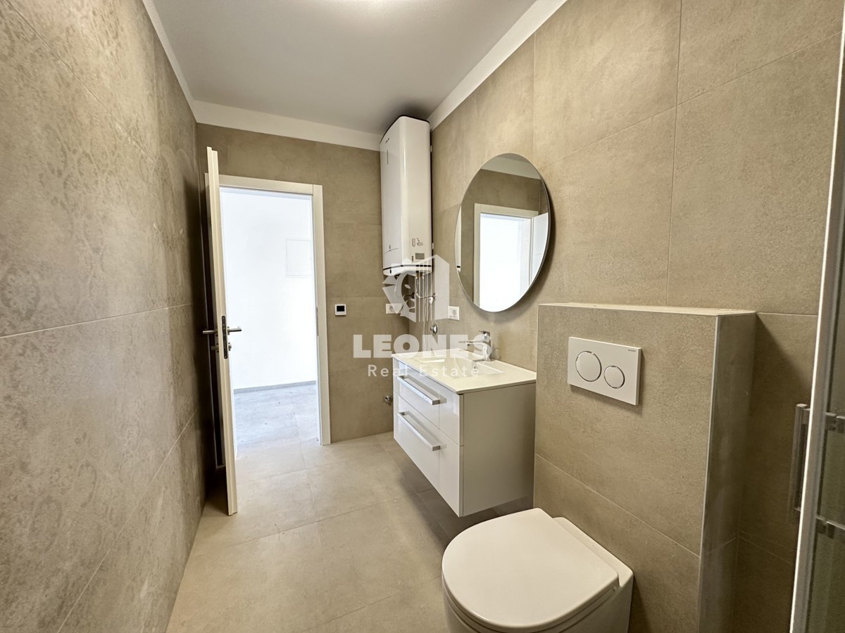 Moderne Wohnung mit Garten im Erdgeschoss eines Neubaus in der Umgebung von Poreč ...