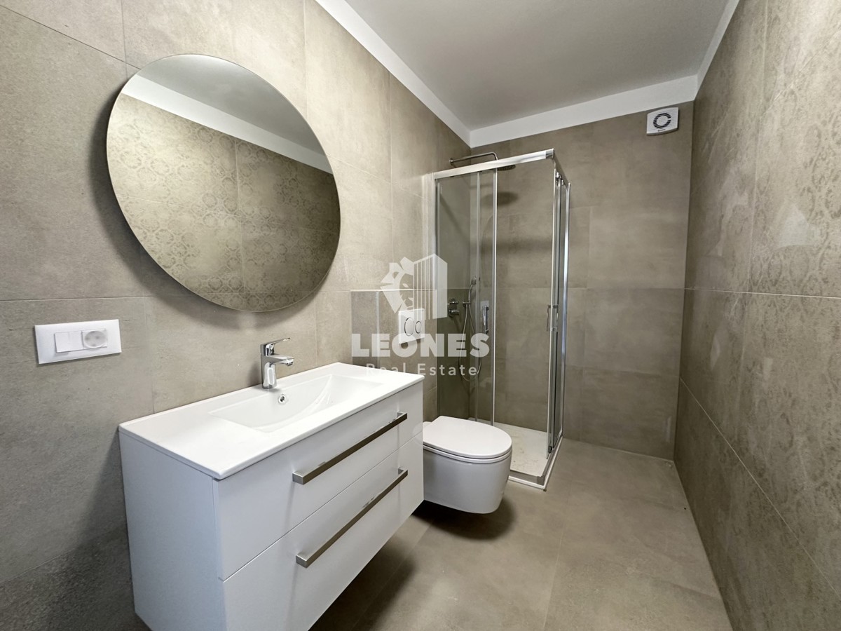 Moderne Wohnung mit Garten im Erdgeschoss eines Neubaus in der Umgebung von Poreč ...