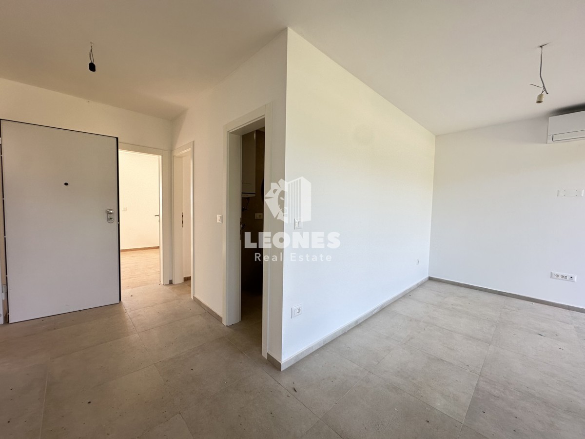 Moderne Wohnung mit Garten im Erdgeschoss eines Neubaus in der Umgebung von Poreč ...