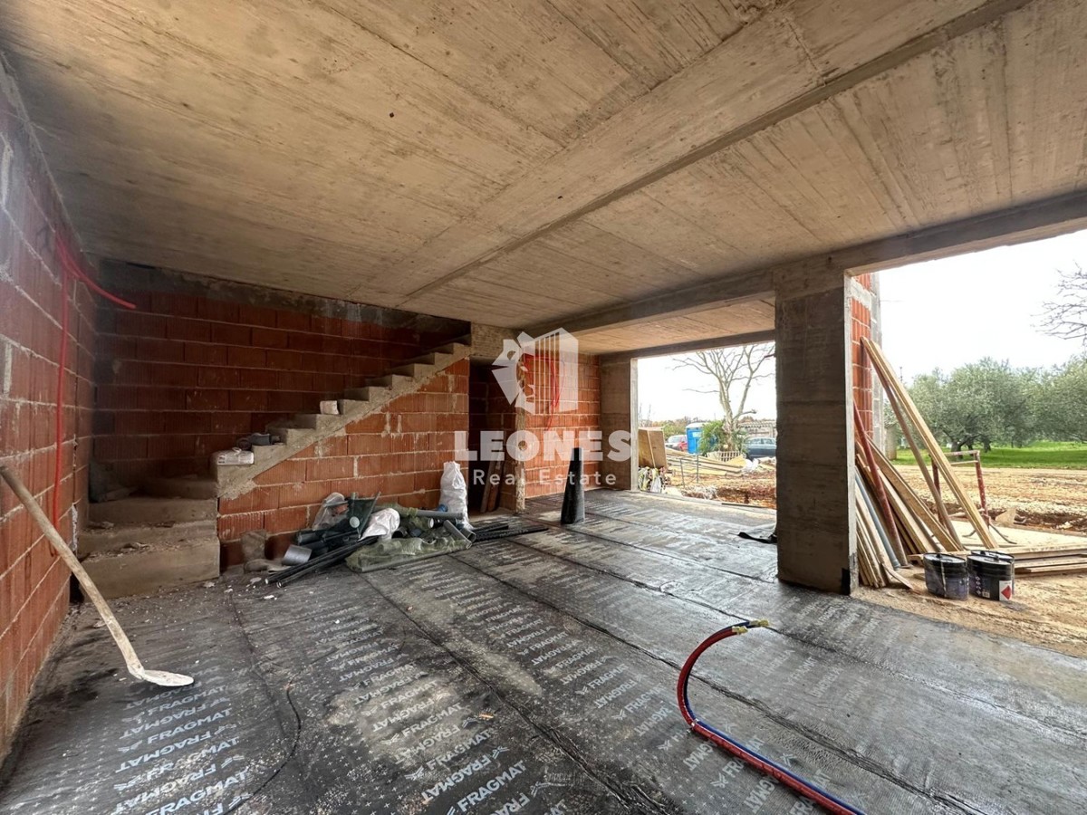 Casa di qualità con piscina in una posizione tranquilla a Cittanova