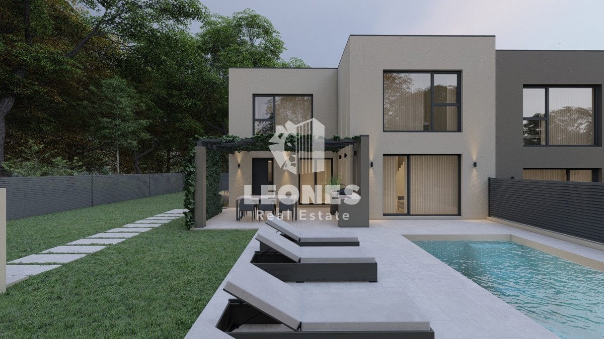 Casa di qualità con piscina in una posizione tranquilla a Cittanova