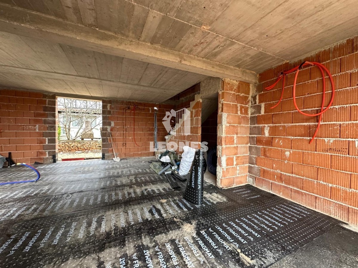 Casa di qualità con piscina in una posizione tranquilla a Cittanova