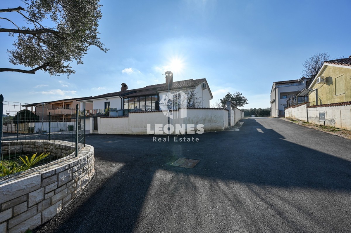 Casa bifamiliare a soli 250 metri dal mare nei dintorni di Umago