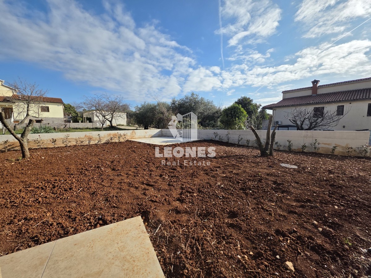 Appartamento con giardino in un edificio di nuova costruzione di qualità a Vabriga, vicino a Poreč - Parenzo