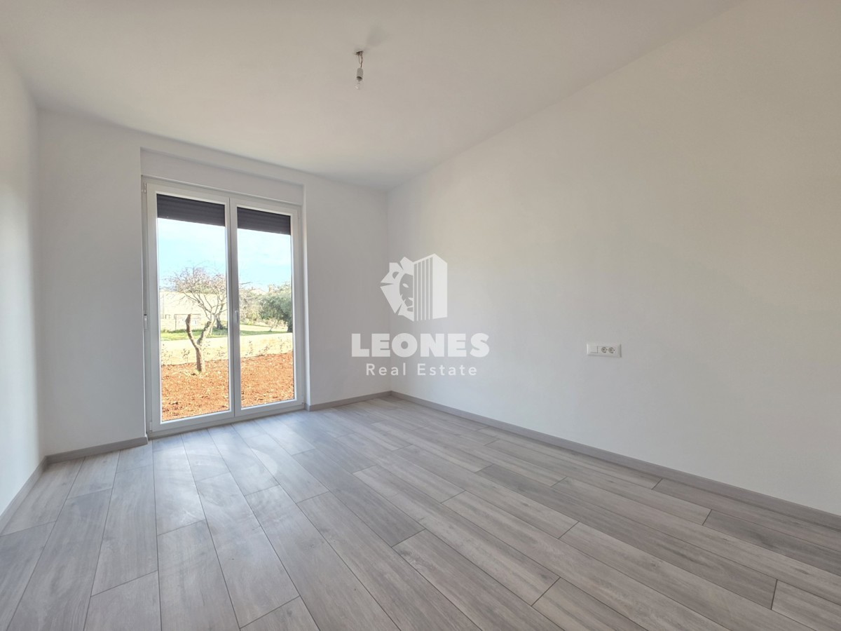 Appartamento con giardino in un edificio di nuova costruzione di qualità a Vabriga, vicino a Poreč - Parenzo