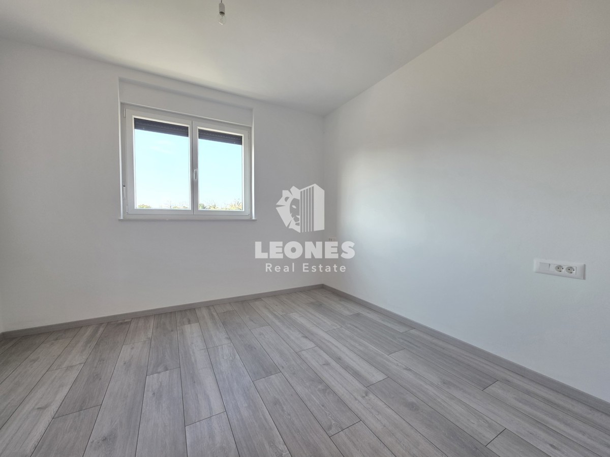 Appartamento al piano terra con giardino in un edificio di nuova costruzione di qualità a Vabriga, vicino a Poreč -  Parenzo