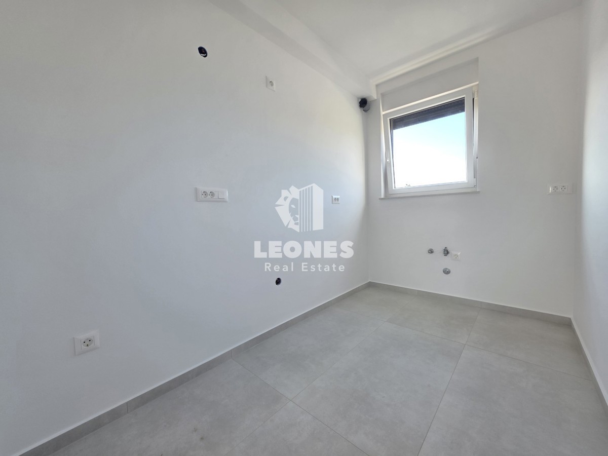 Appartamento al piano terra con giardino in un edificio di nuova costruzione di qualità a Vabriga, vicino a Poreč -  Parenzo