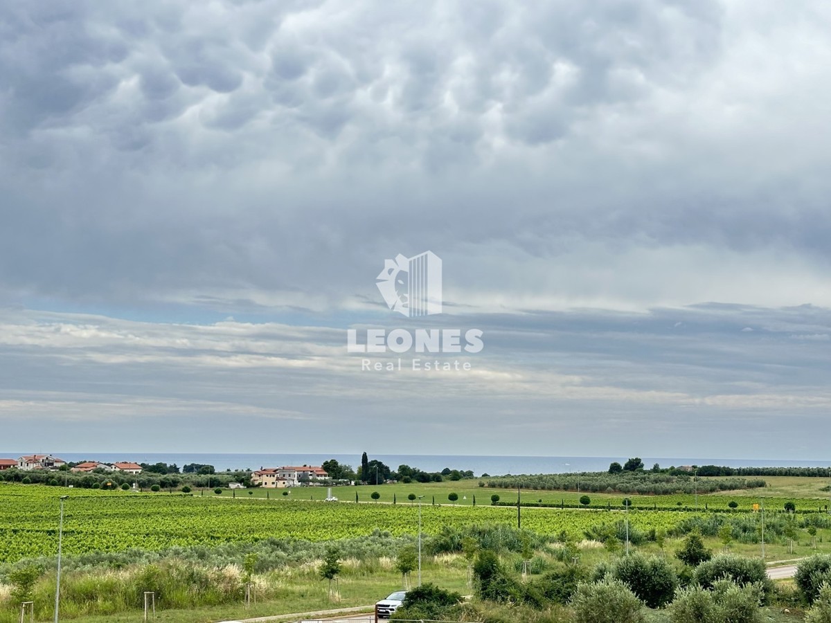 Casa bifamiliare con vista mare e terrazza sul tetto a Cittanova