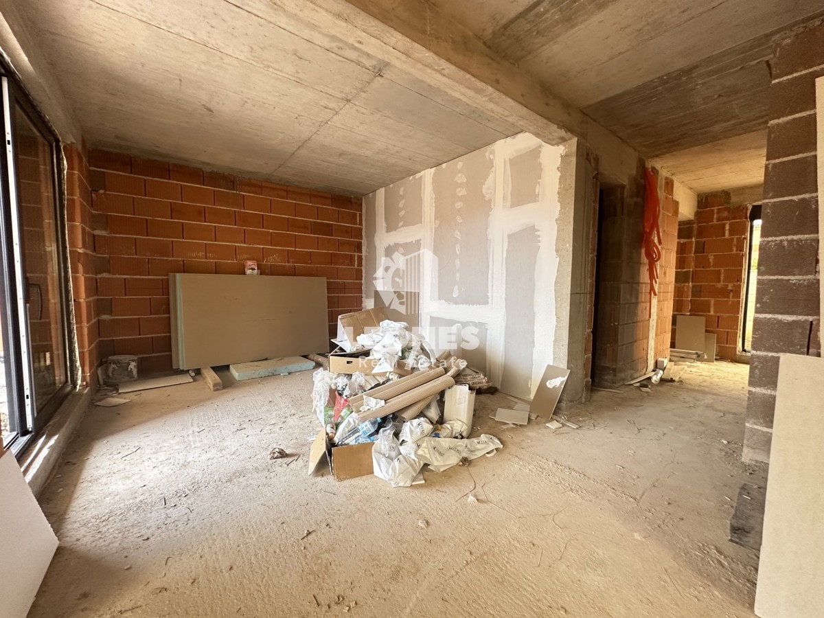 Casa bifamiliare con vista mare e terrazza sul tetto a Cittanova