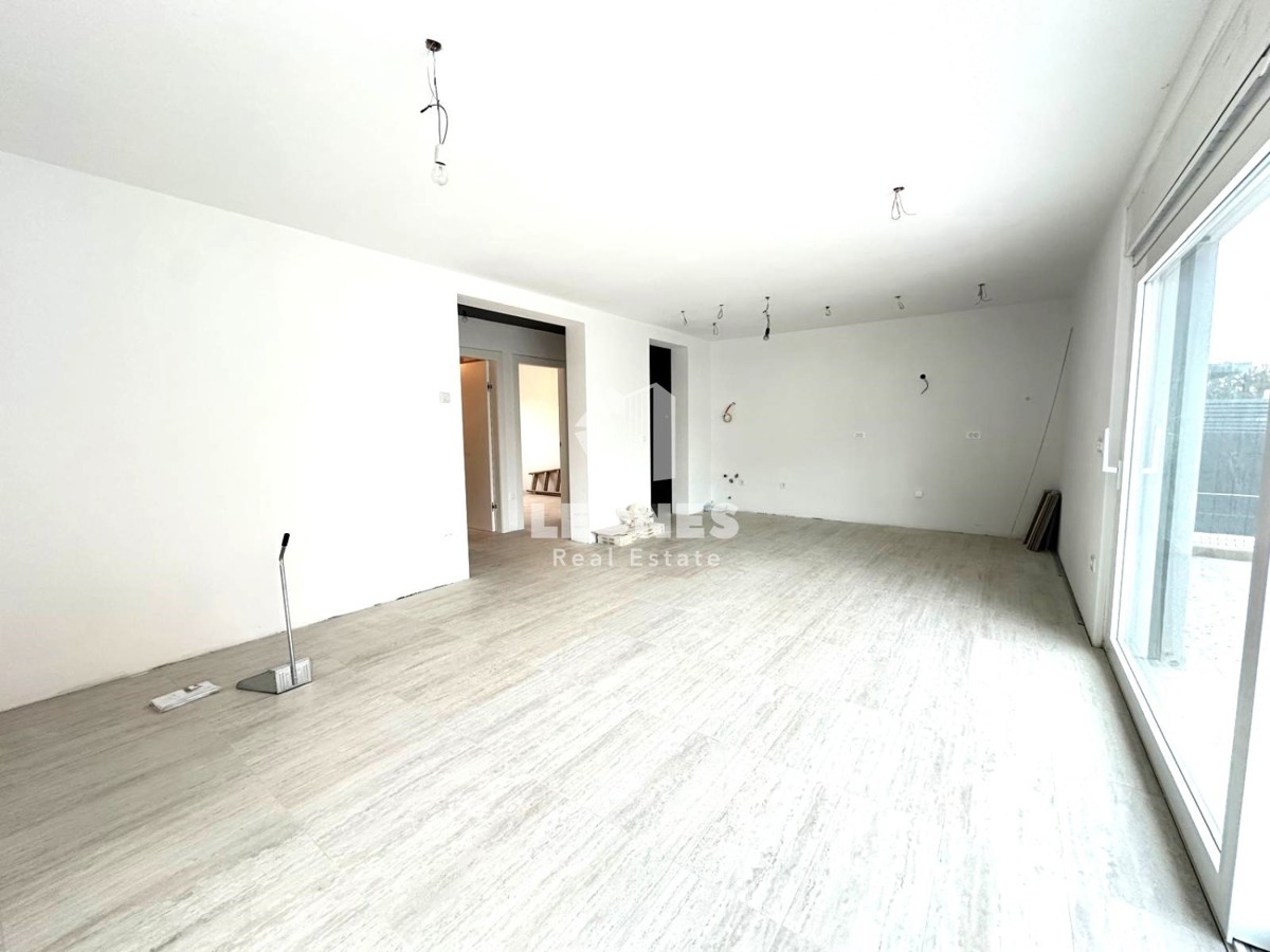 Appartamento in una nuova costruzione con cortile a Cittanova