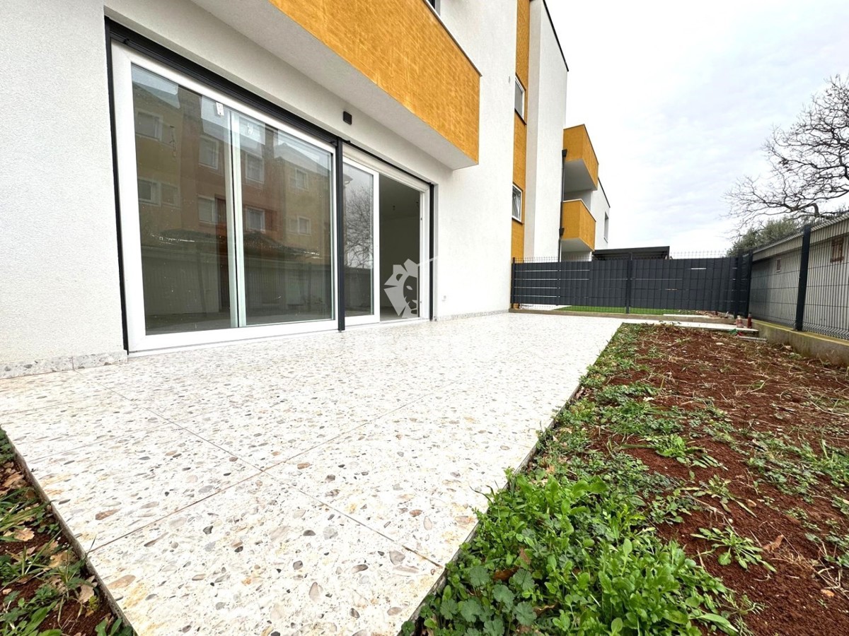 Appartamento in una nuova costruzione con cortile a Cittanova