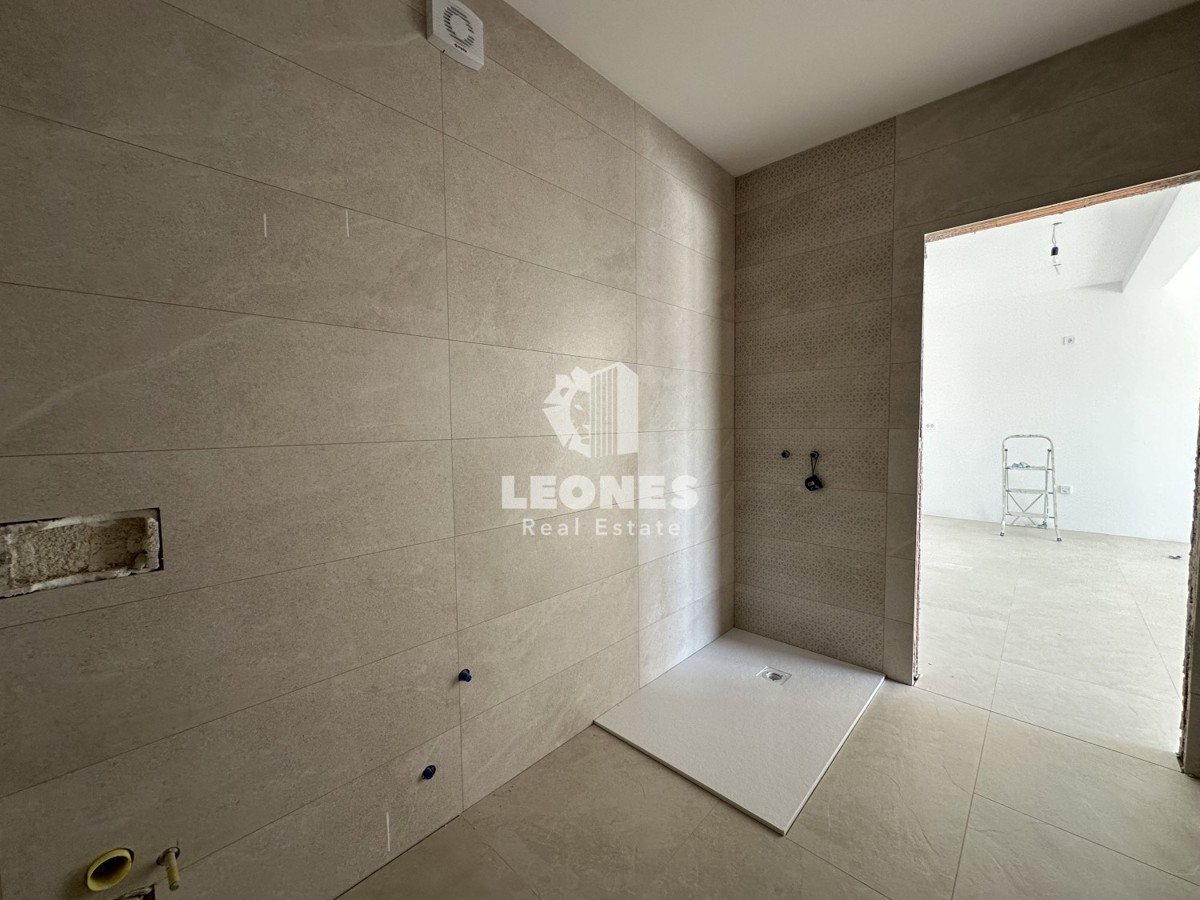 Apartment on the ground floor with a beautifully landscaped yard on the edge of the construction zone in Novigrad