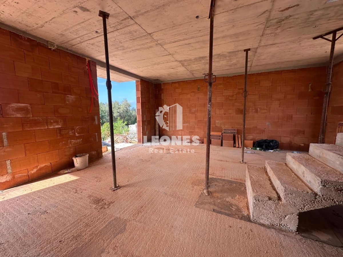 Casa di qualità con vista mare aperta e terrazza sul tetto a soli 600 metri dal mare a Zambratija
