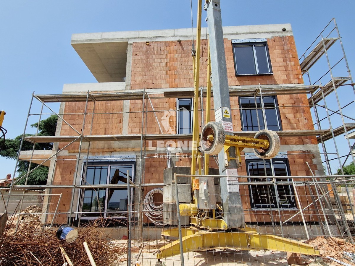 Appartamento a due piani con piscina ai dintorni di Poreč - Parenzo