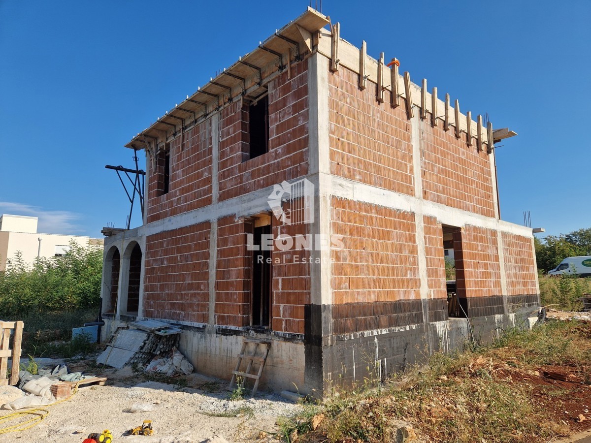 Casa in fase roh bau vicino a Umag - Umago