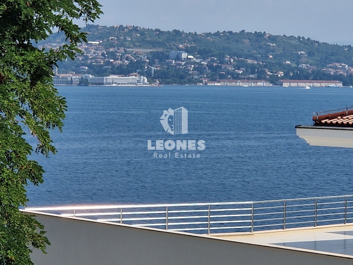 appartamento spazioso con vista mare a Monte Rosso, vicino a Umag - Umago