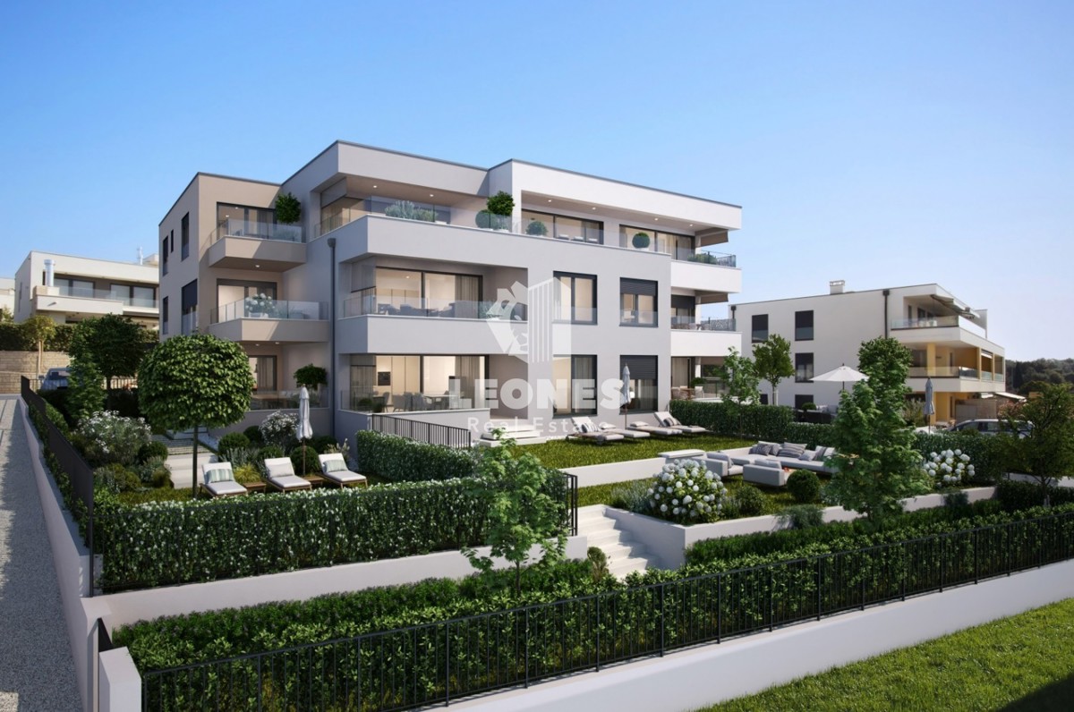 Appartamento in una nuova costruzione con vista sul mare in una posizione privilegiata a Cittanova