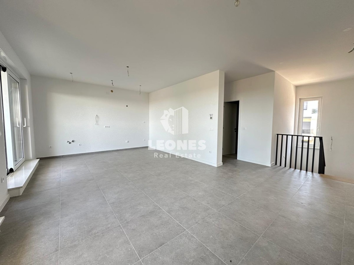Appartamento a due piani con vista mare in posizione tranquilla a Tar