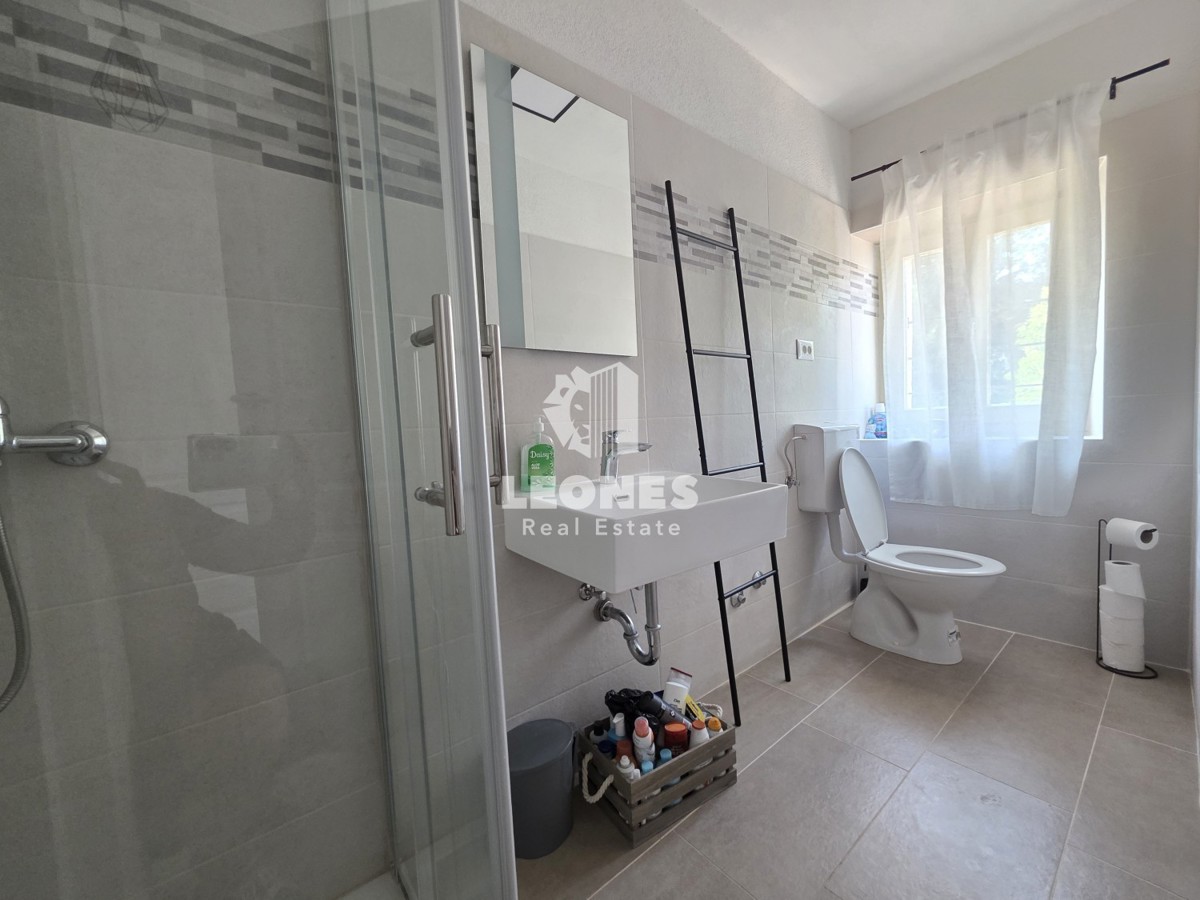 Casa in pietra con piscina e vista mare a Tar - Torre