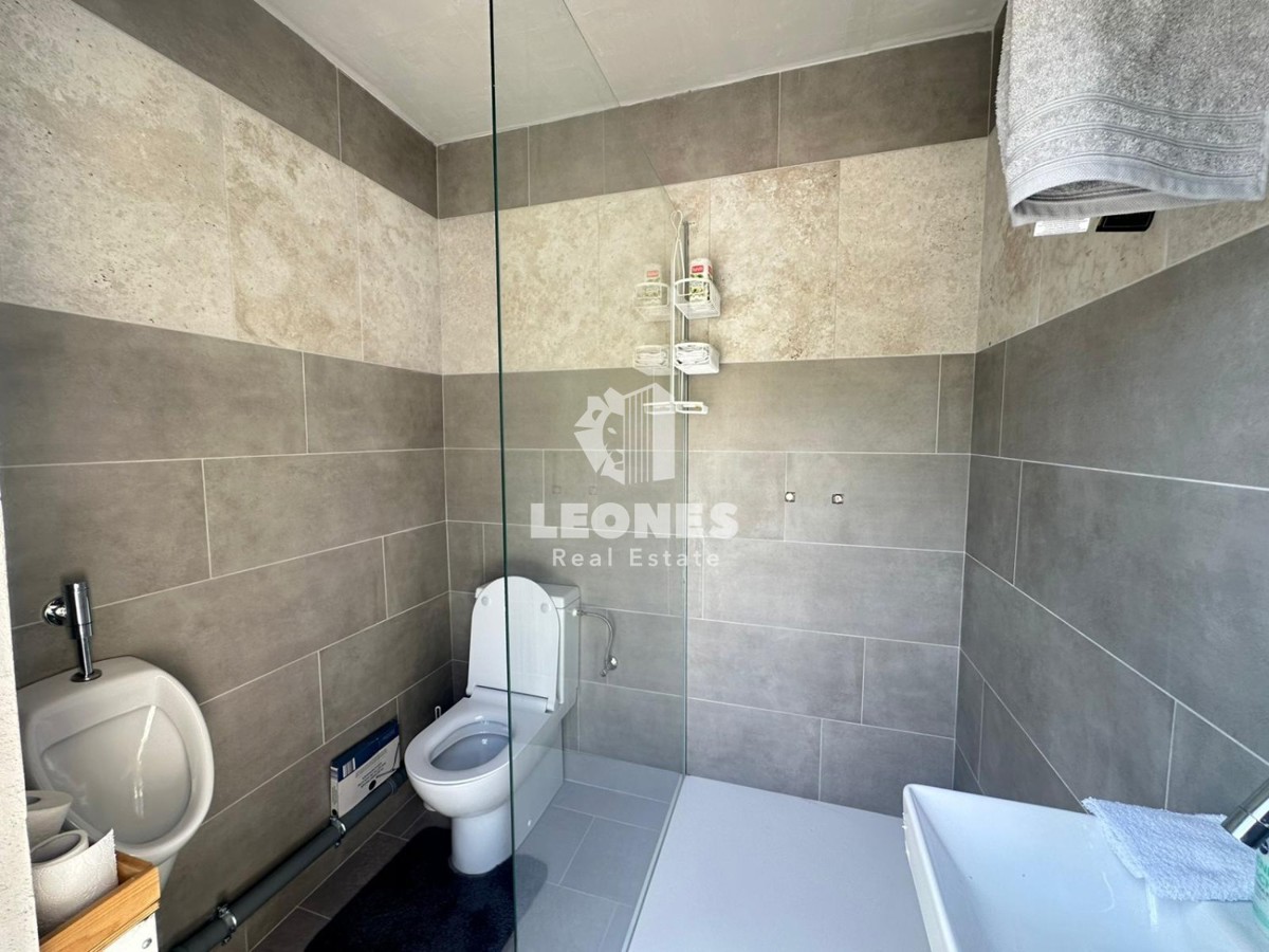 Casa indipendente in una buona posizione con vista mare a Cittanova
