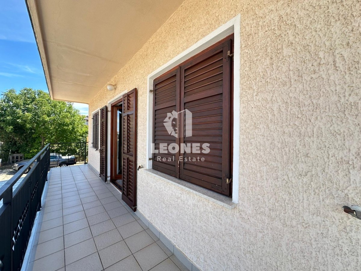 Casa indipendente in una buona posizione con vista mare a Cittanova