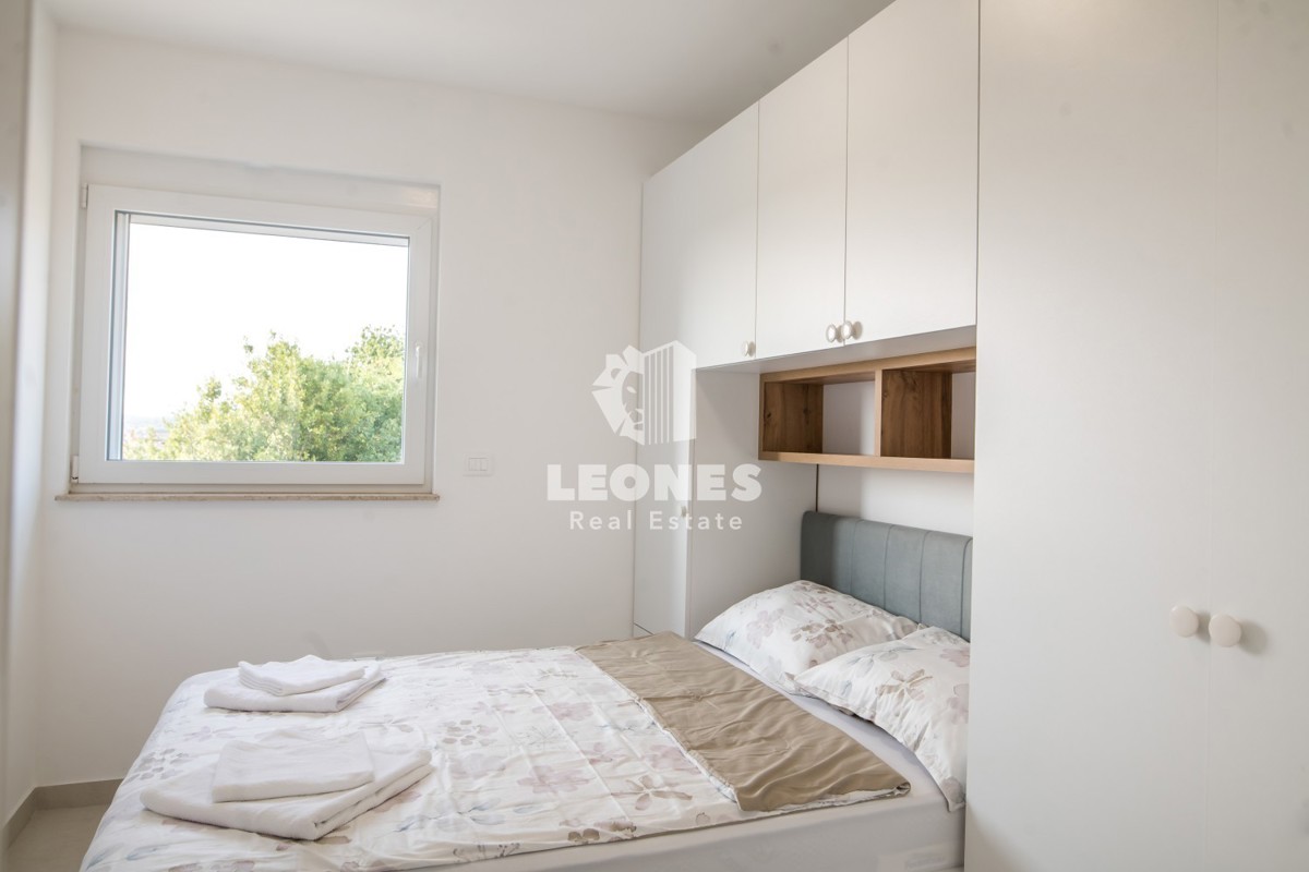 Moderna casa bifamiliare con piscina riscaldata e vista mare vicino a Umag - Umago