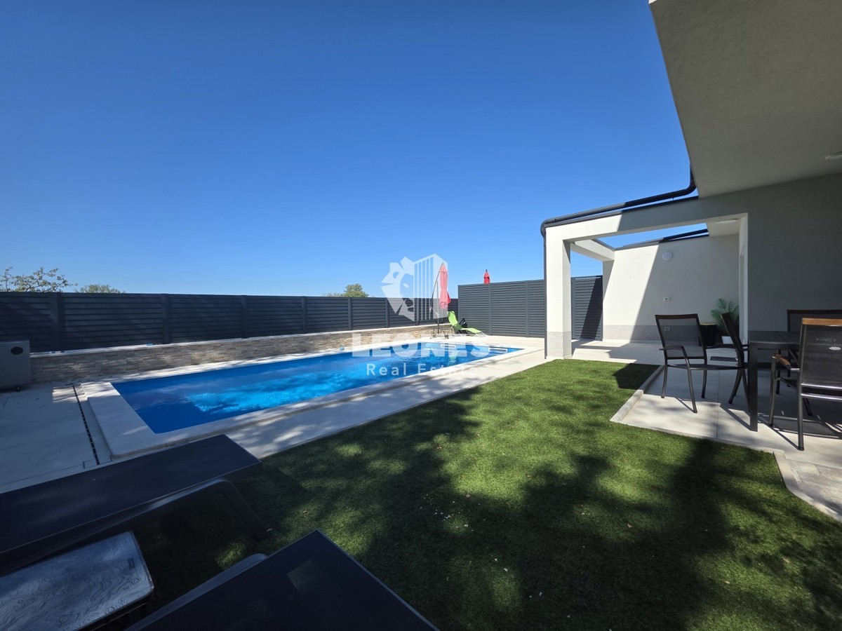 Moderna casa bifamiliare con piscina riscaldata e vista mare vicino a Umag - Umago