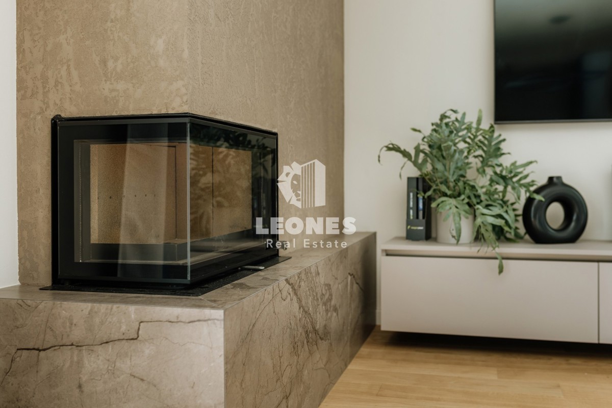 Casa bifamiliare completamente attrezzata con piscina a soli 700 metri dal mare a Vabriga