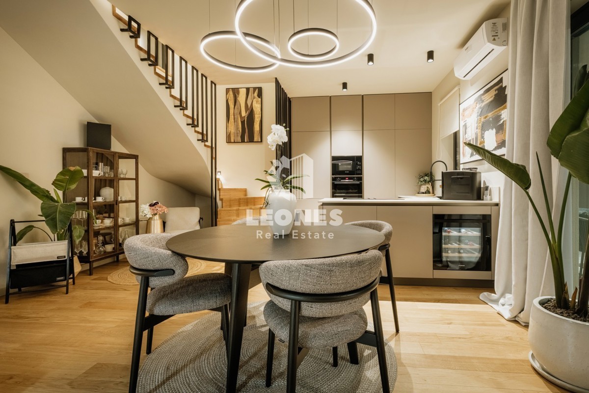 Casa bifamiliare completamente attrezzata con piscina a soli 700 metri dal mare a Vabriga