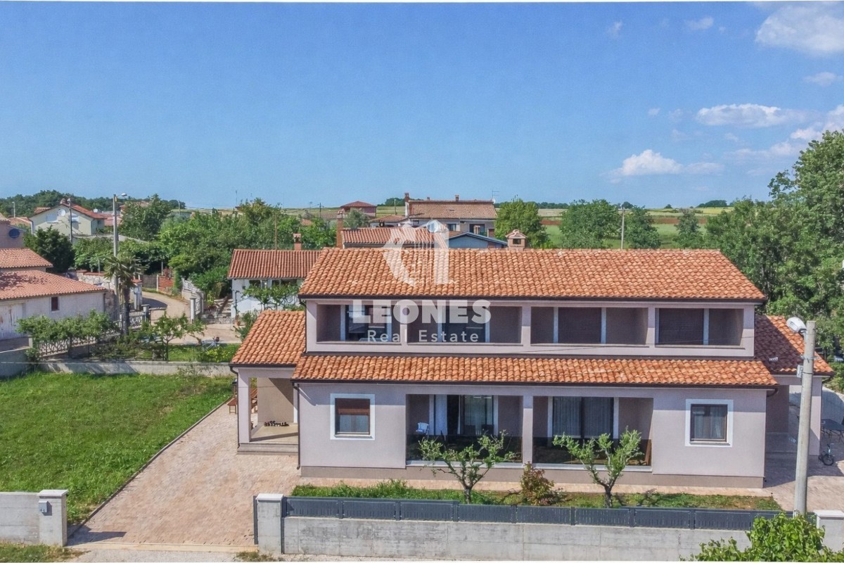 Casa bifamiliare vicino a Tar - Torre