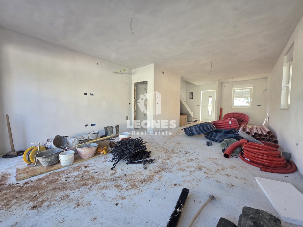 Casa bifamiliare moderna con piscina nelle vicinanze di Umag - Umag