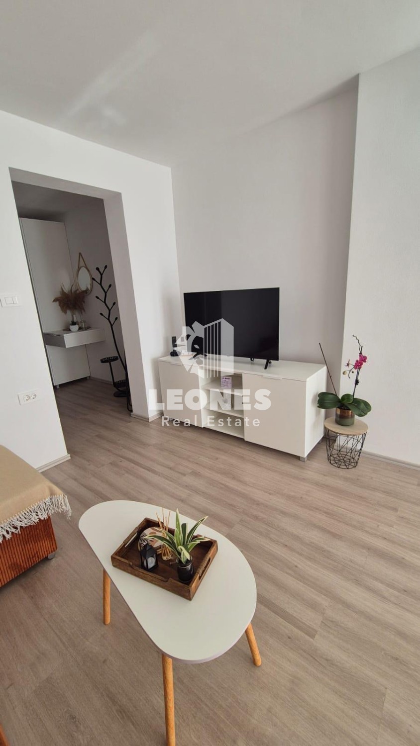 Appartamento ristrutturato con giardino vicino al mare a Novigrad