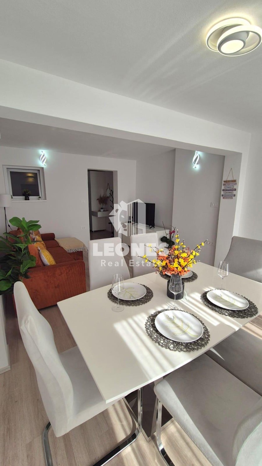 Appartamento ristrutturato con giardino vicino al mare a Novigrad