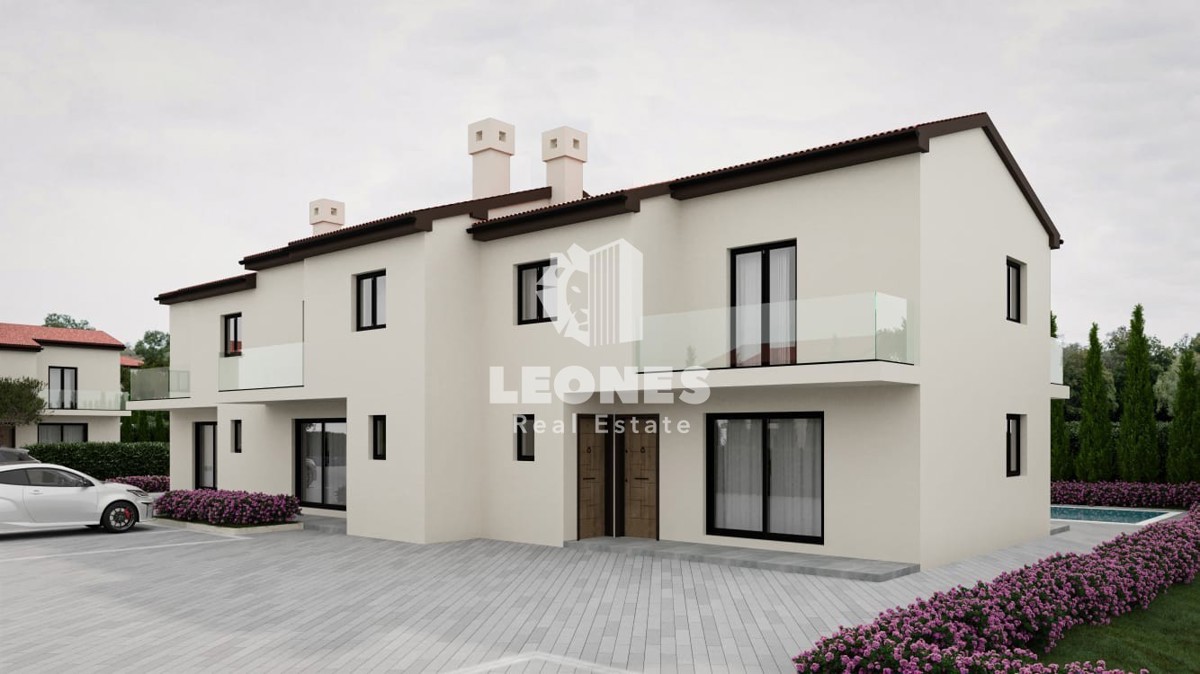 Casa a schiera con piscina vicino a Kaštela