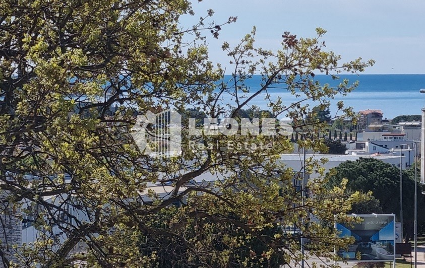 Appartamento con vista mare in un nuovo edificio di qualità a  Novigrad - Cittanova