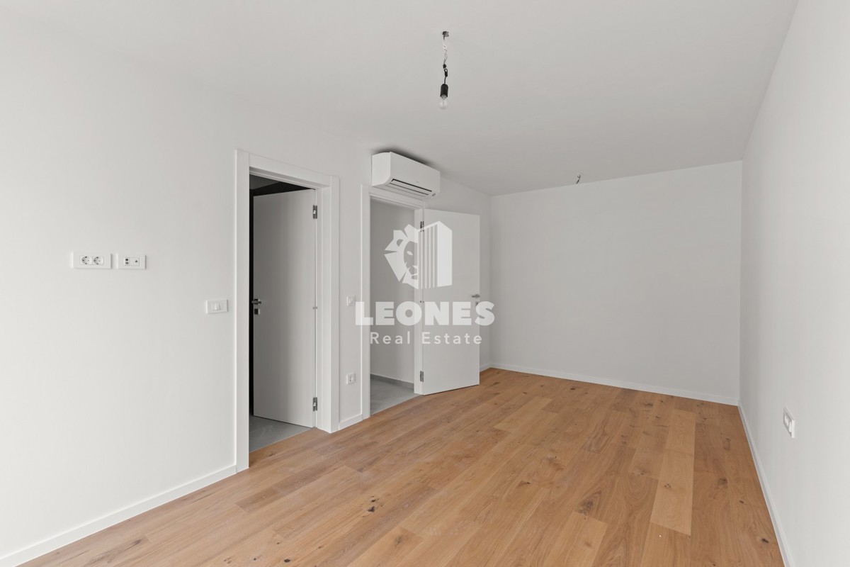 Appartamento al primo piano in lussuosa palazzina di nuova costruzione dotata di ascensore e vista mare