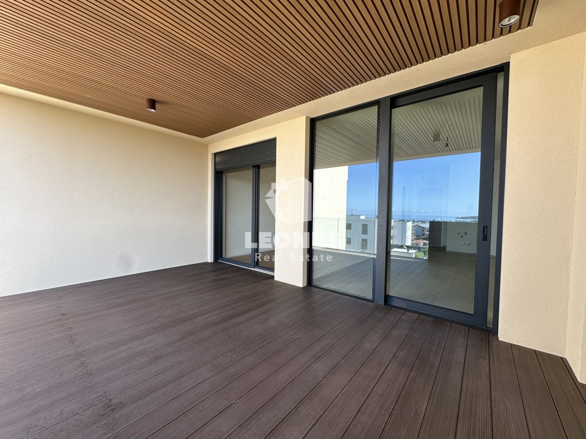 Appartamento di qualità in un lussuoso edificio nuovo con ascensore e vista sul mare a Cittanova