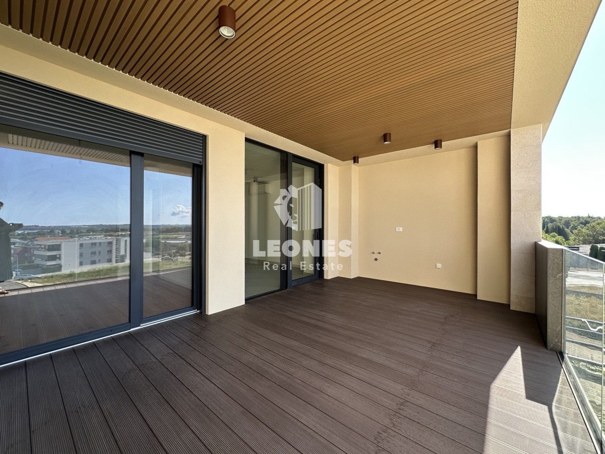 Appartamento di qualità in un lussuoso edificio nuovo con ascensore e vista sul mare a Cittanova