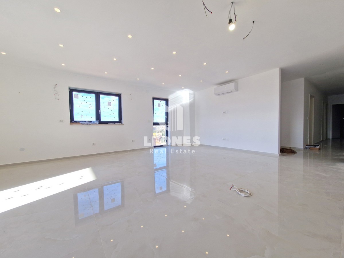 Appartamento trilocale con vista sul mare nelle vicinanze di Umag - Umago