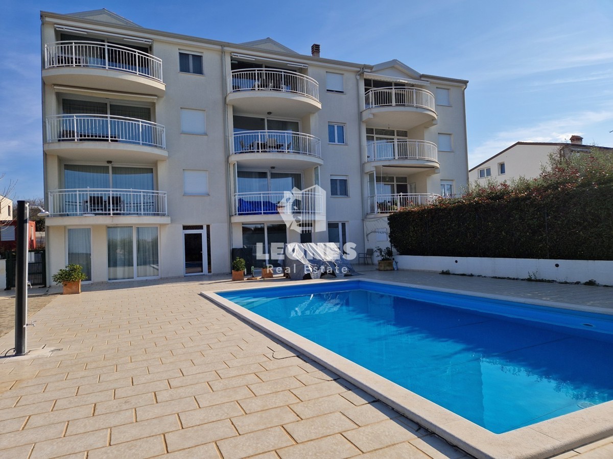 Appartamento con vista mare e piscina vicino a Umag - Umago