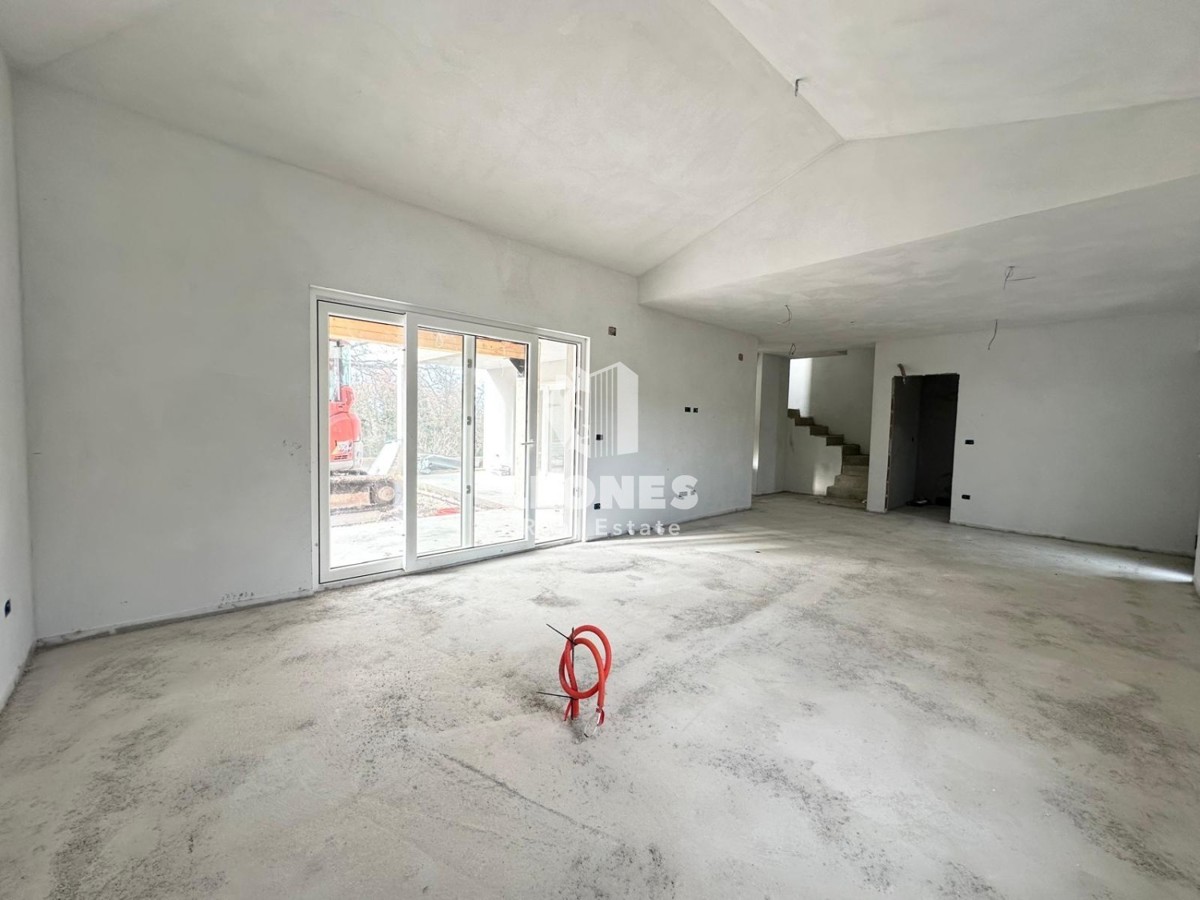 Bella casa indipendente in stile rustico nei pressi di Verteneglio