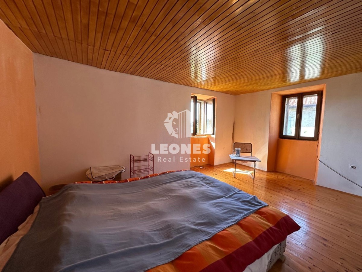 Casa in pietra nel centro di Momiano