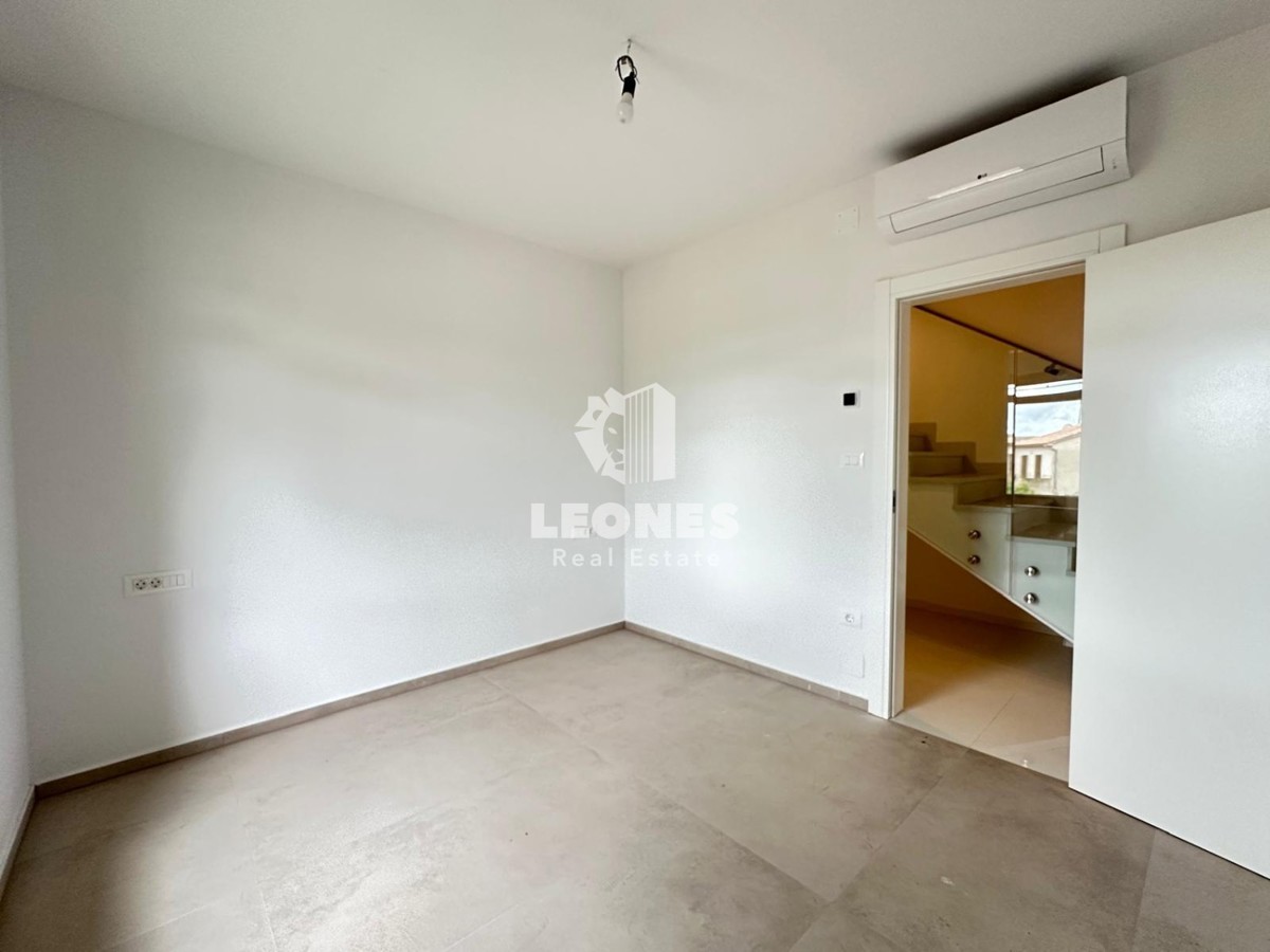 Appartamento duplex di qualità con vista mare aperta a Parenzo