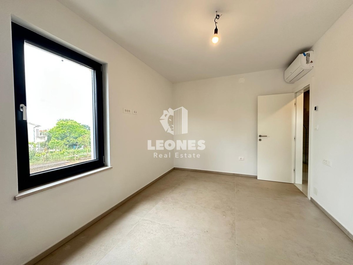 Appartamento duplex di qualità con vista mare aperta a Parenzo