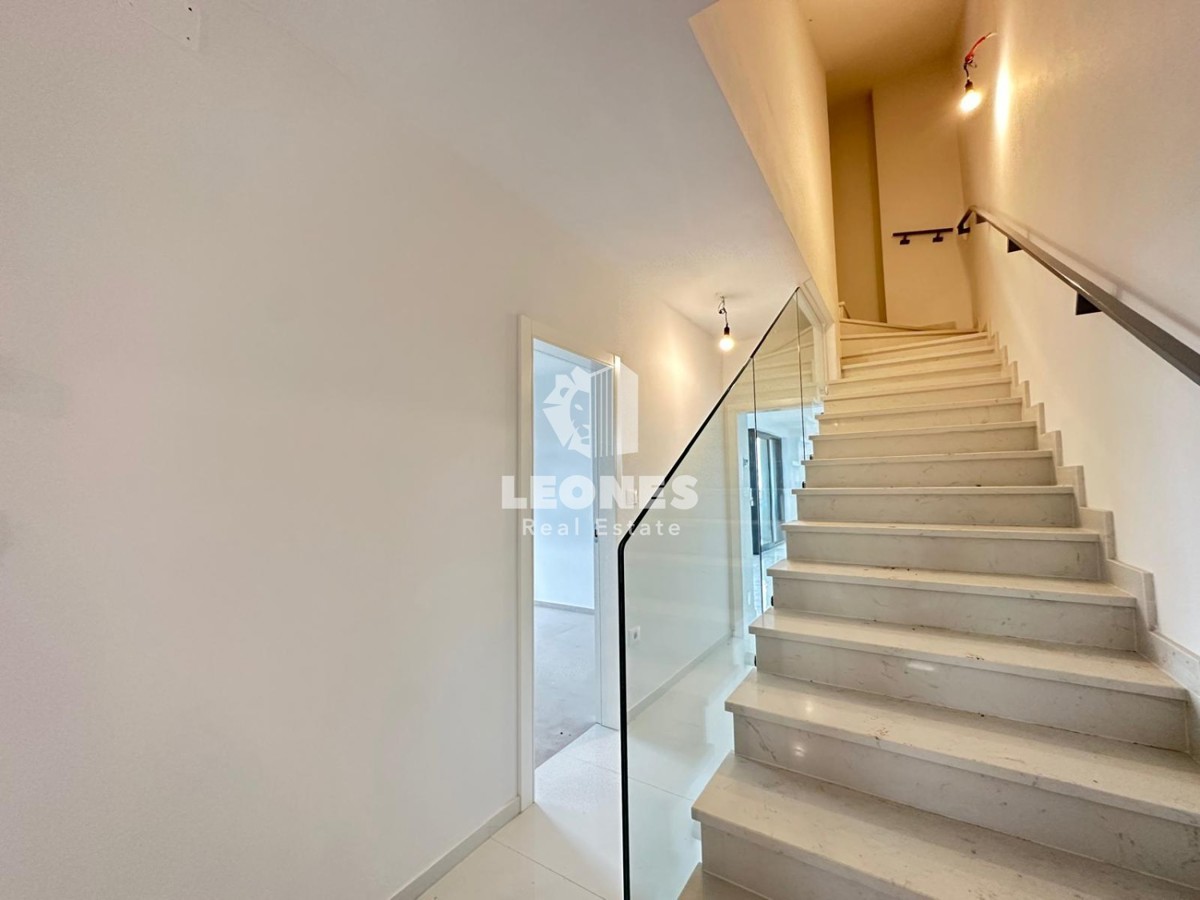 Appartamento duplex di qualità con vista mare aperta a Parenzo