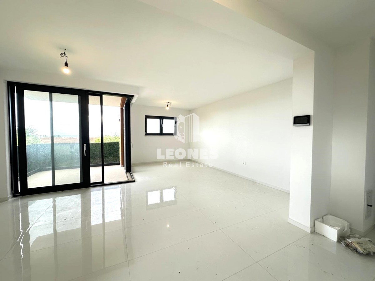 Appartamento duplex di qualità con vista mare aperta a Parenzo